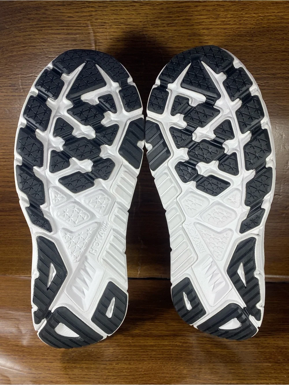 Hoka Men's Arahi 7 shoe size